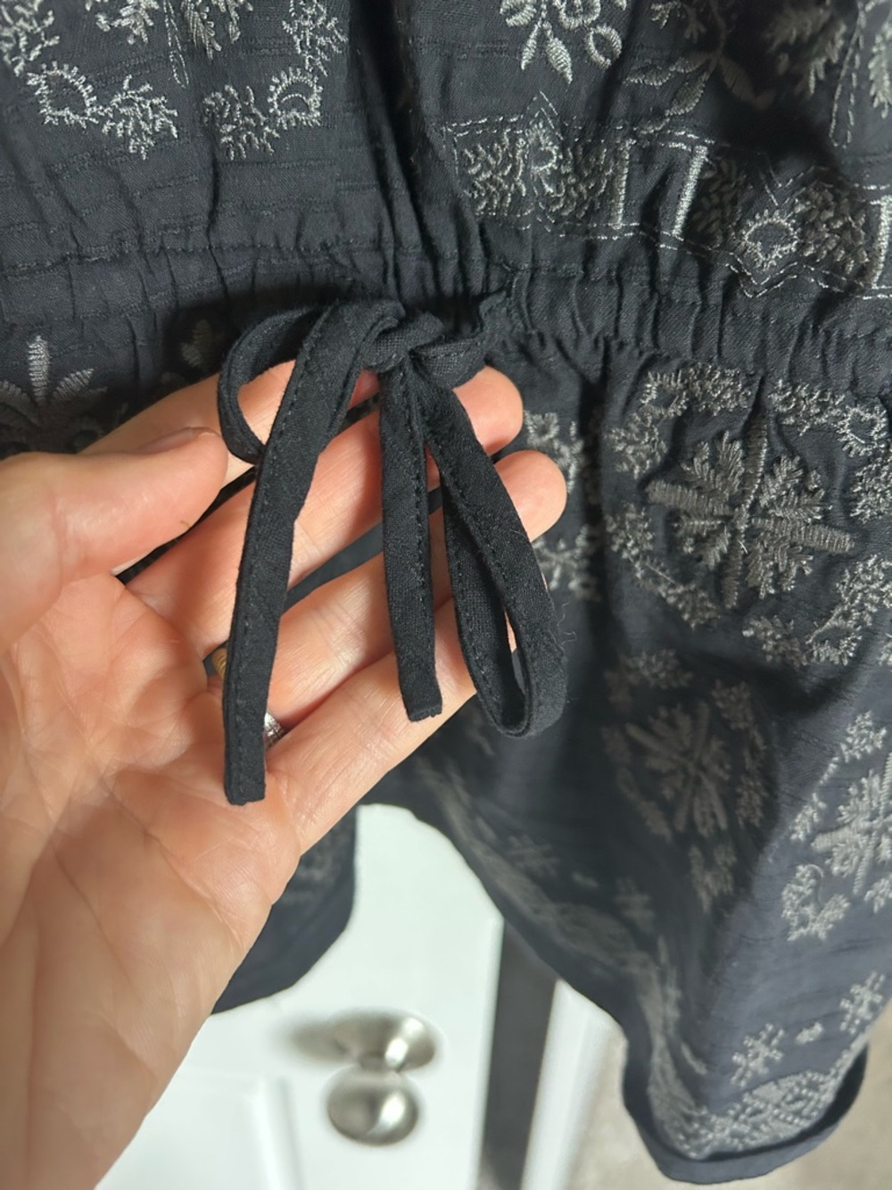 Savanna Jane Cotton Embroidered Peplum Blouse Black Gray Drawstring V Neck - Picture 7 of 10